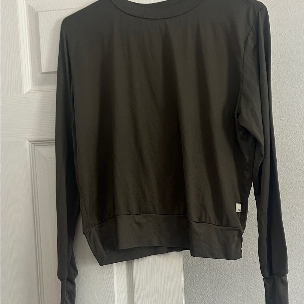 Minimal Long Sleeve Pullover - Black